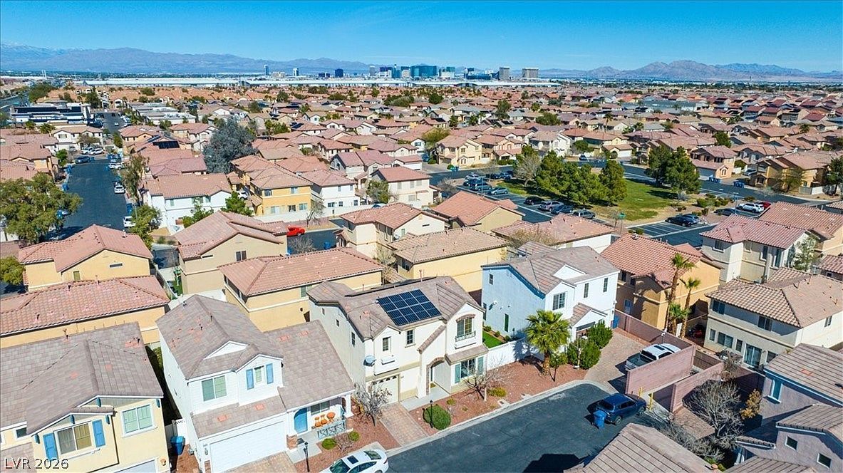 6050 Glowing Cottage Ct Las Vegas, NV 89139 - Thumbnail 3