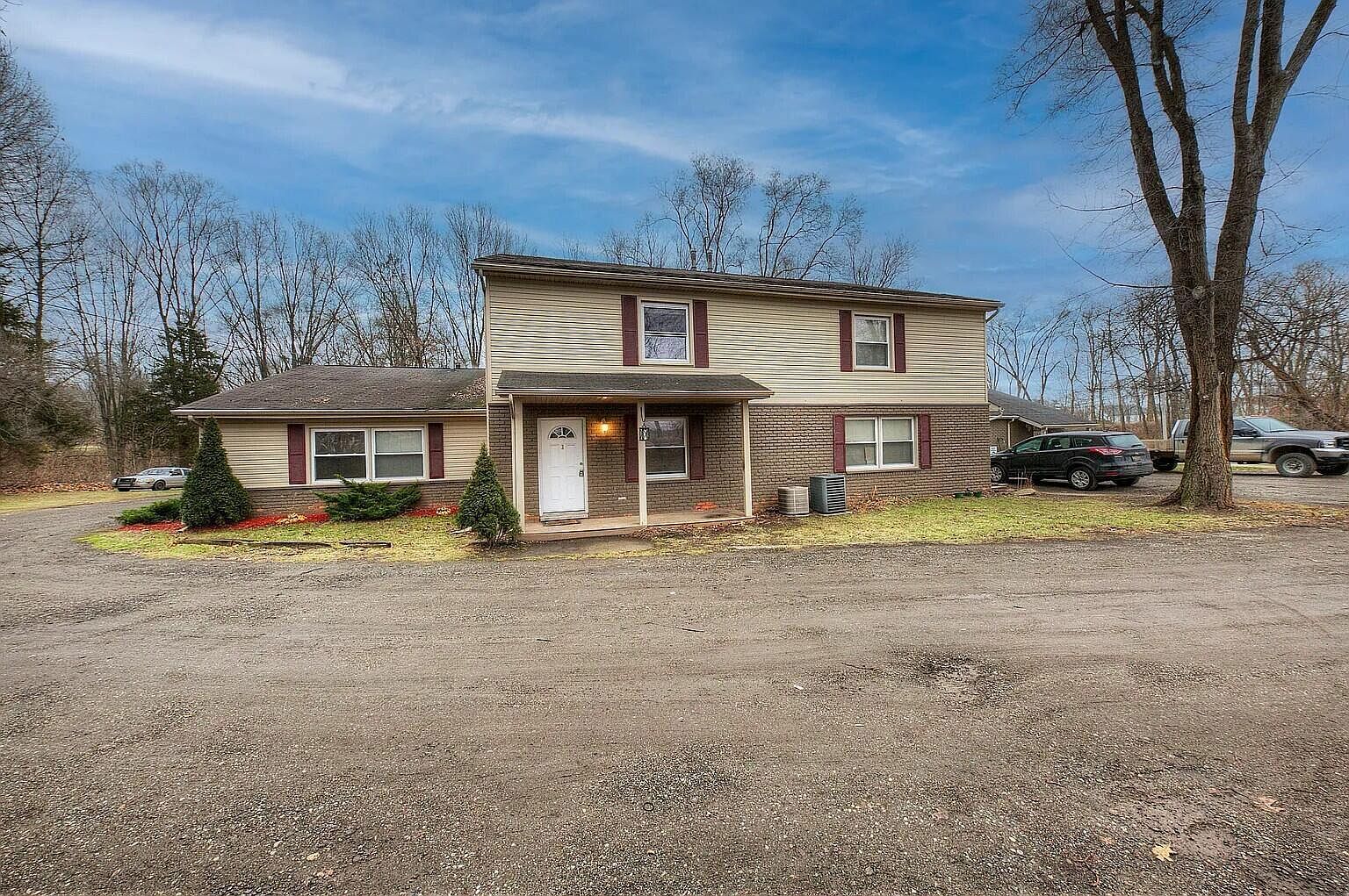 260 Unadilla Pinckney, MI 48169 - Thumbnail 3
