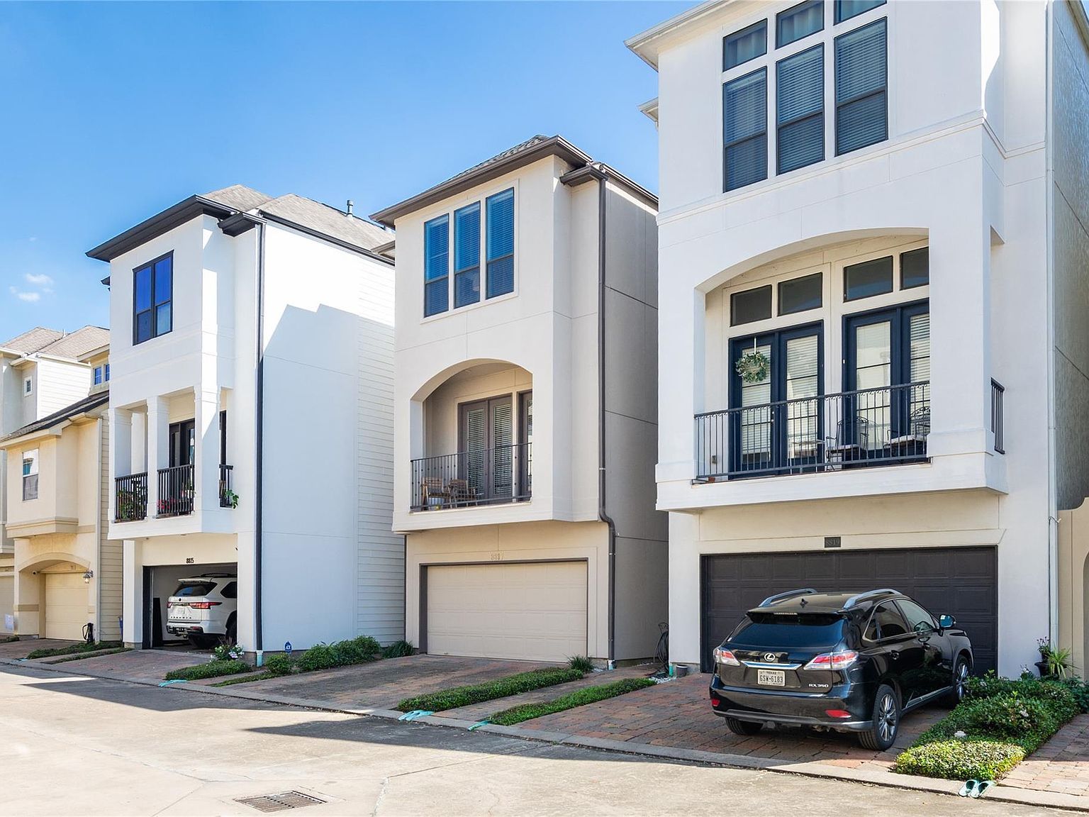 8817 Lakeshore Bend Dr Houston, TX 77080 - Thumbnail 3