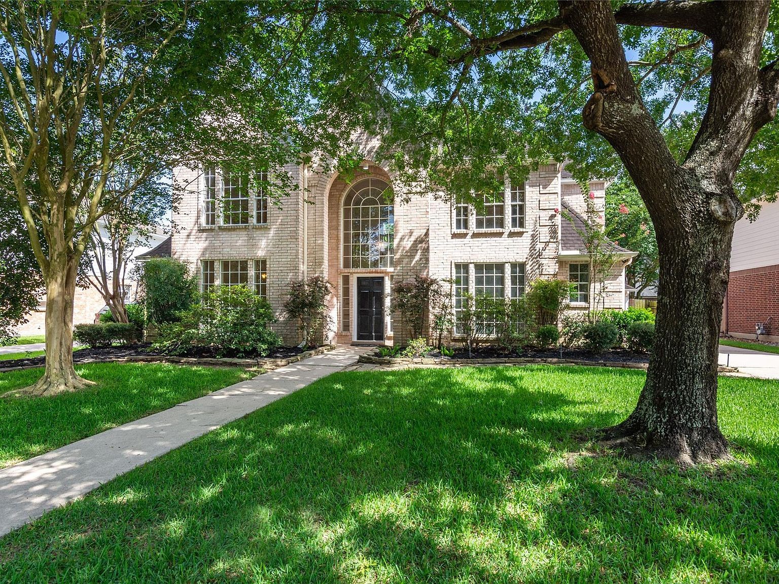 8011 Courtland Cir Spring, TX 77379 - Thumbnail 3