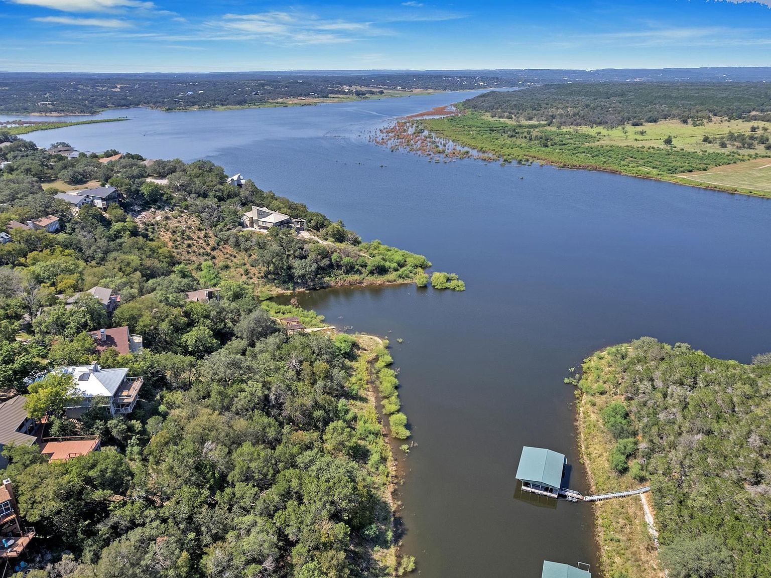 326 Coventry Rd Spicewood, TX 78669 - Thumbnail 3