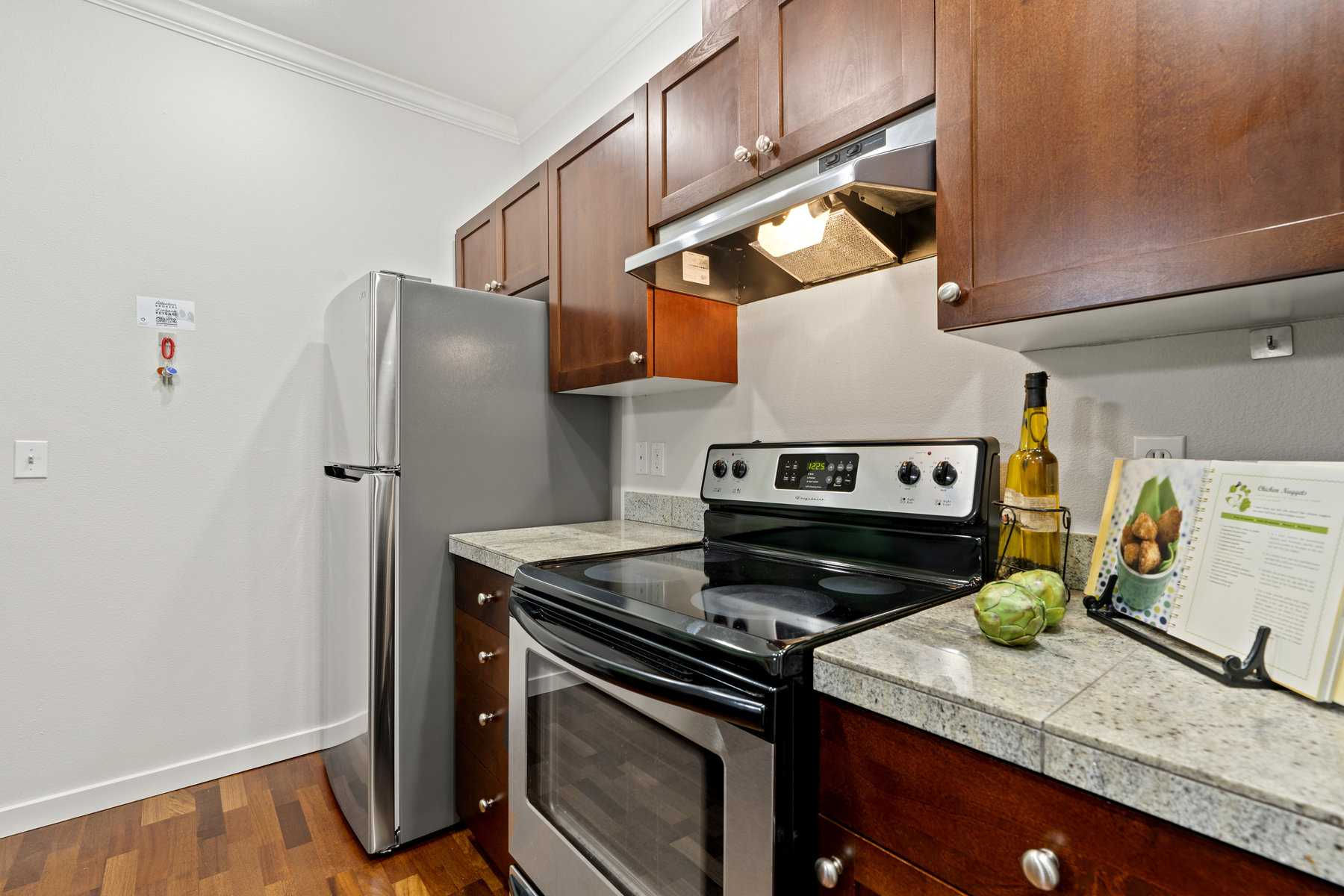 25025 SE Klahanie Blvd Unit #C201, Sammamish, WA, 98029 - Thumbnail 3