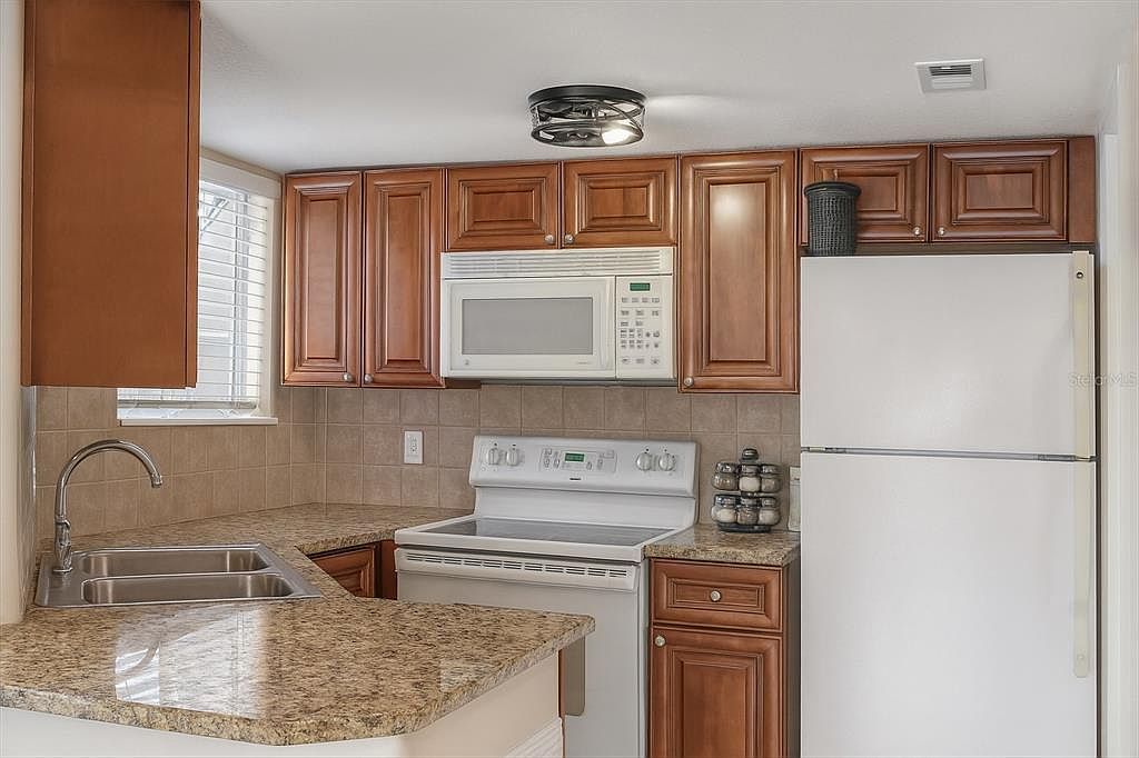 1948 Lake Atriums Cir APT 118 Orlando, FL 32839 - Thumbnail 3