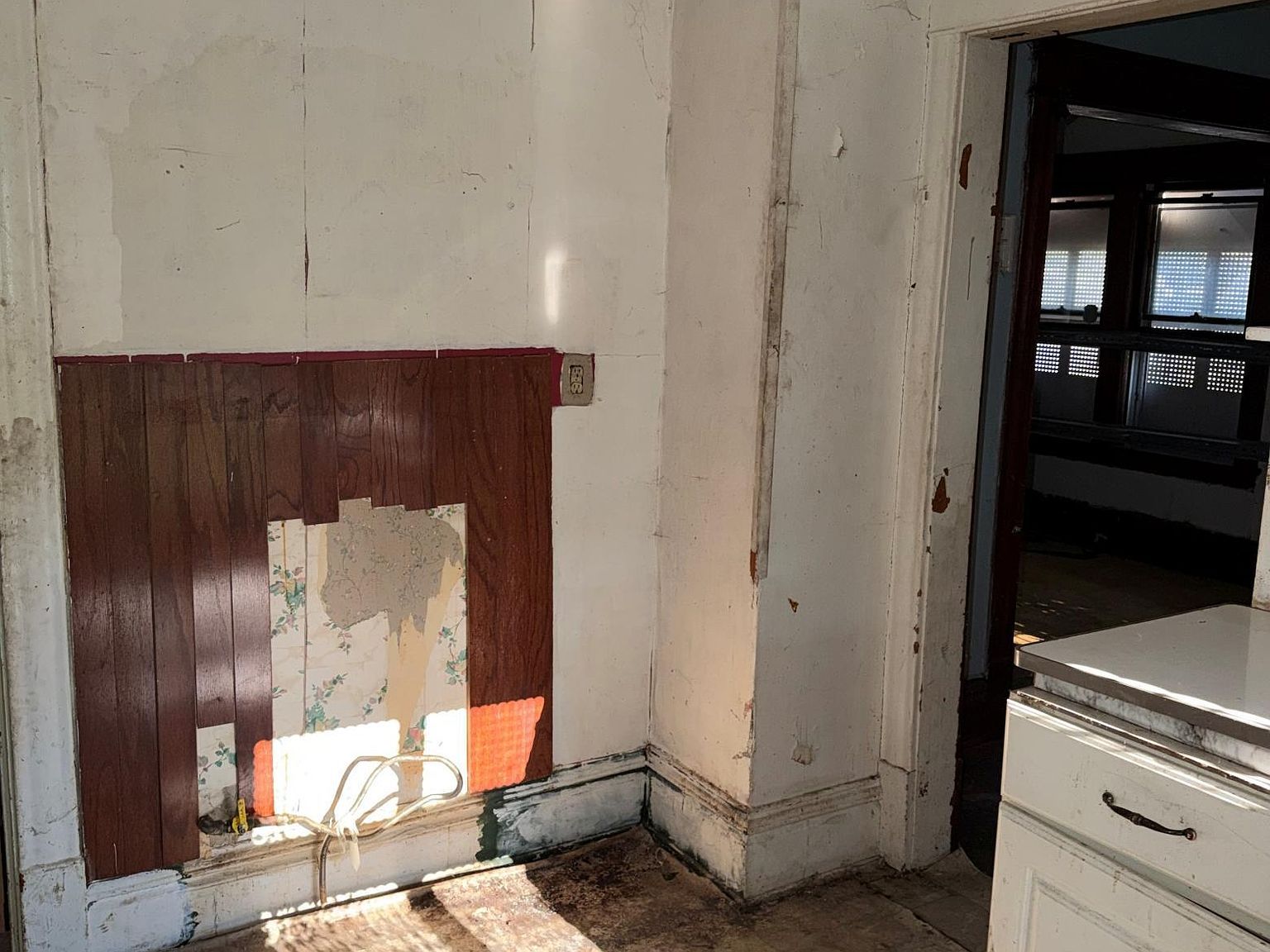 2030 Russell Ave N Minneapolis, MN 55411 - Thumbnail 3