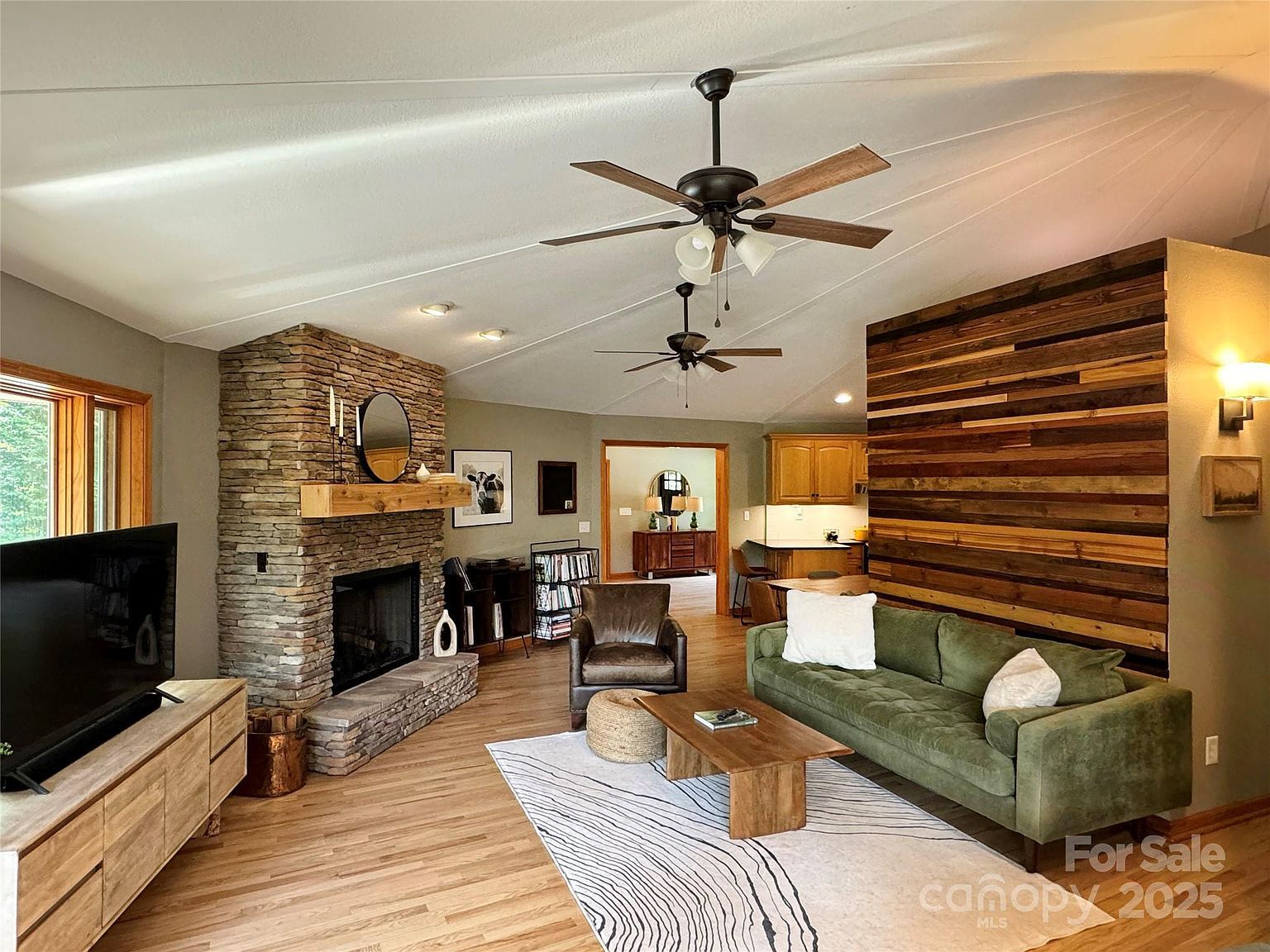 939 Morgan Hill Rd Black Mountain, NC 28711 - Thumbnail 3