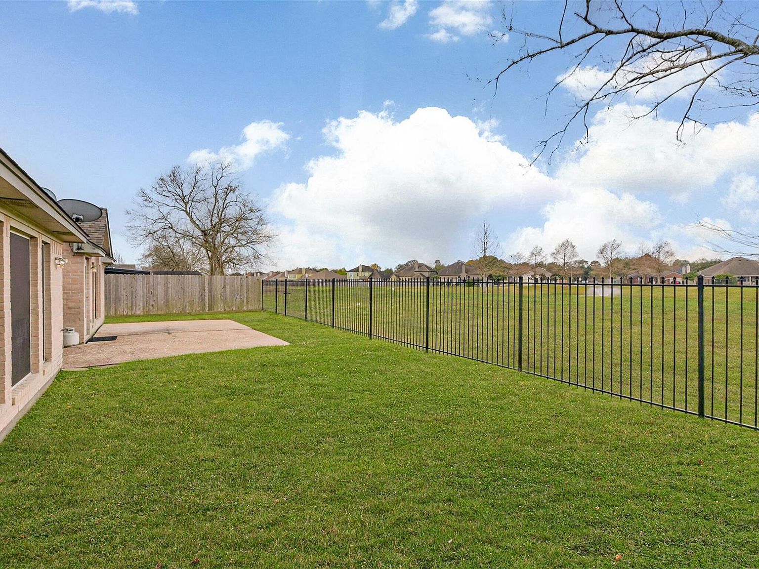 153 Greenridge Cir League City, TX 77573 - Thumbnail 3