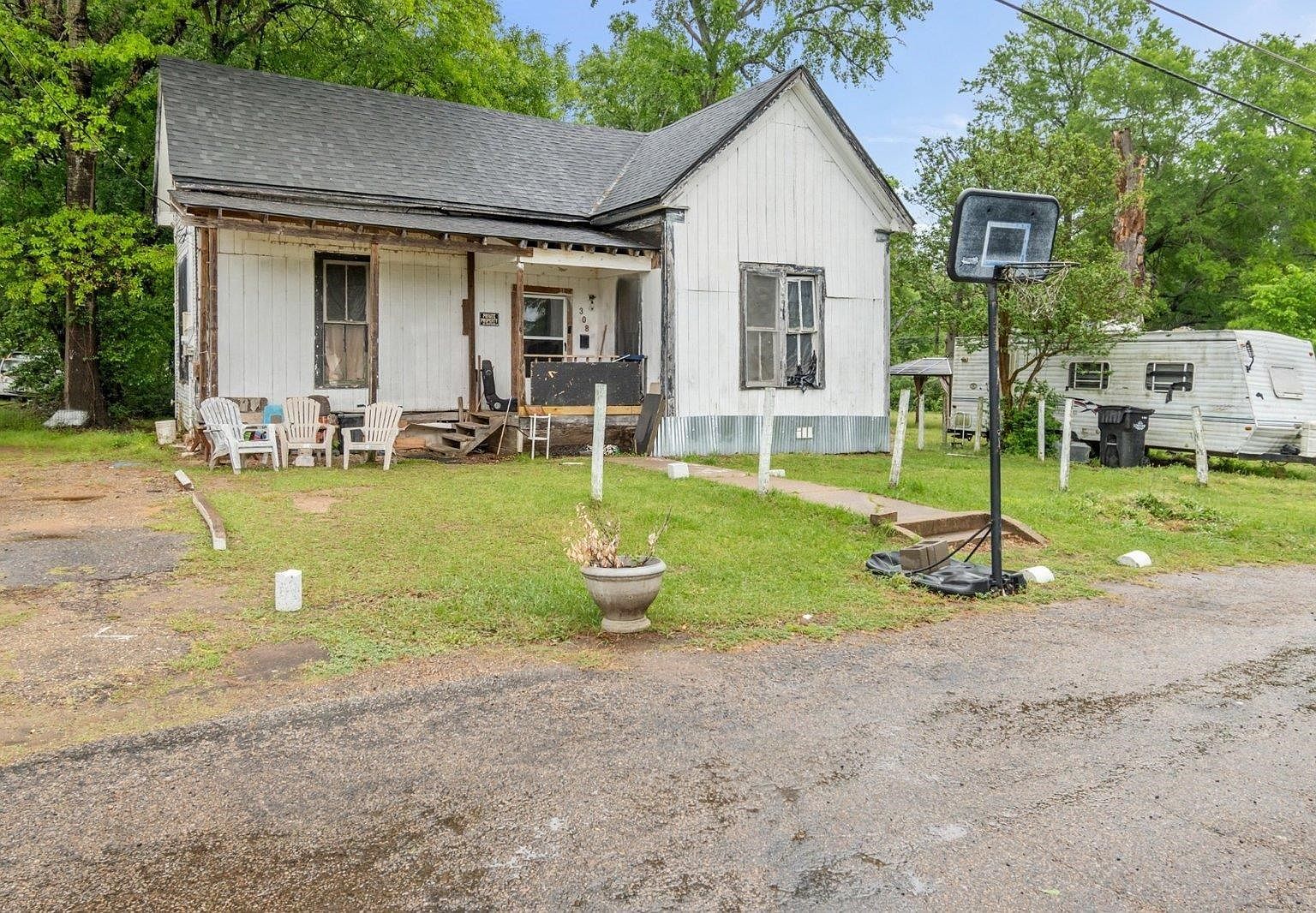 308 Davis St Longview, TX 75602 - Thumbnail 3