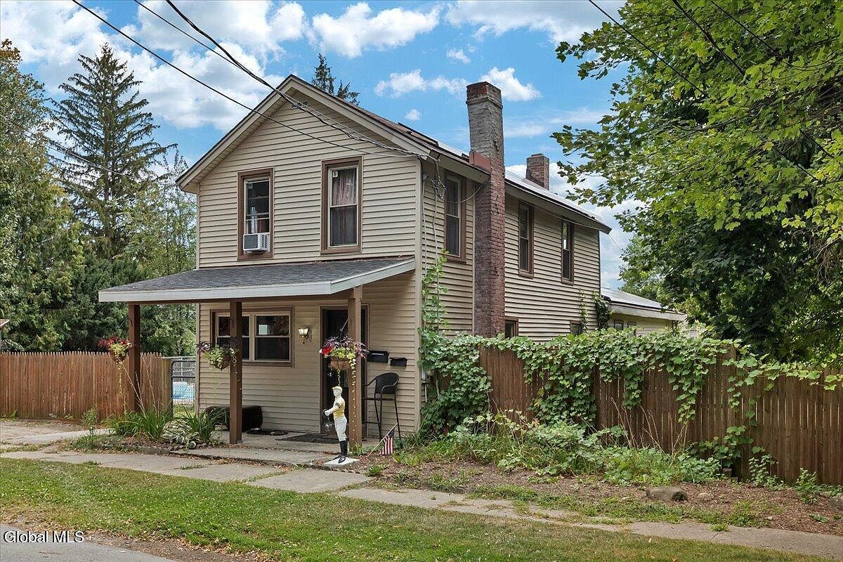 68 Marvin St Saratoga Springs, NY 12866 - Thumbnail 3