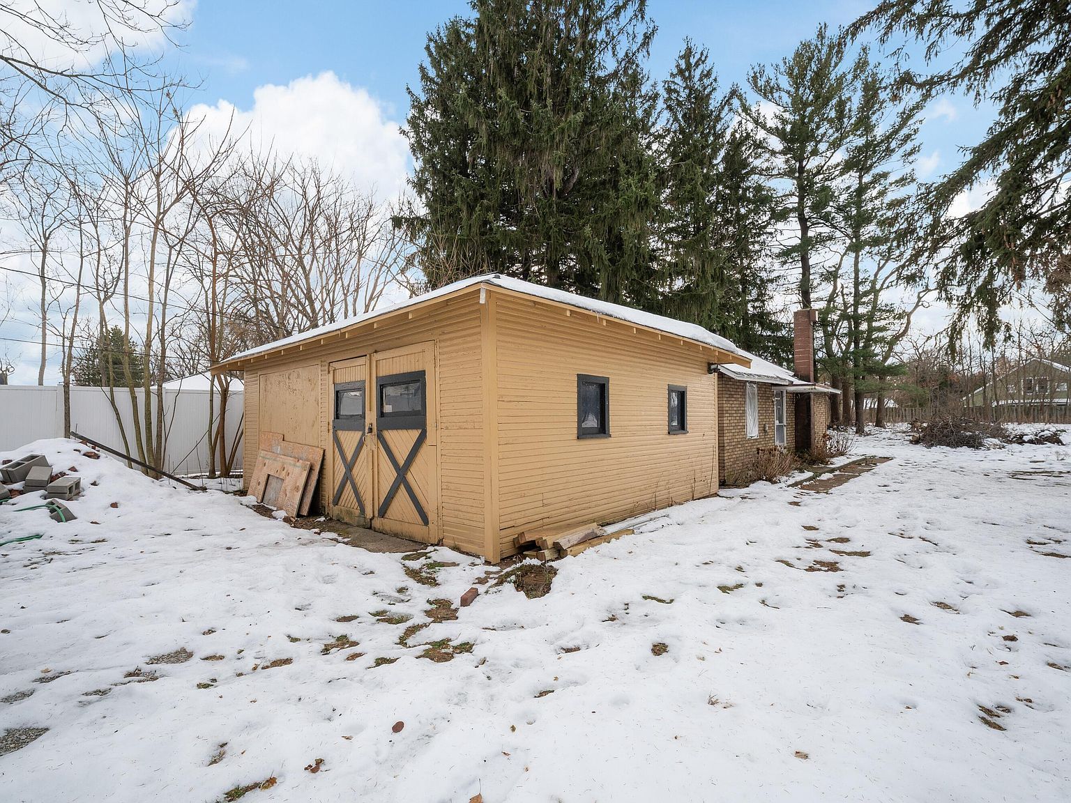 318 S Whittaker St New Buffalo, MI 49117 - Thumbnail 3