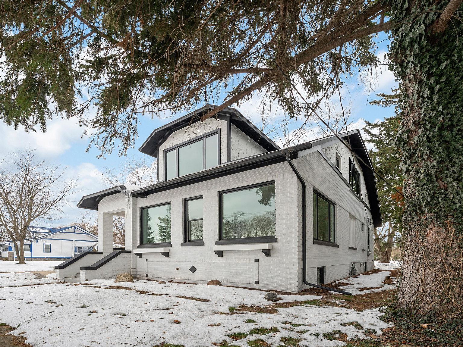 312 S Whittaker St New Buffalo, MI 49117 - Thumbnail 3