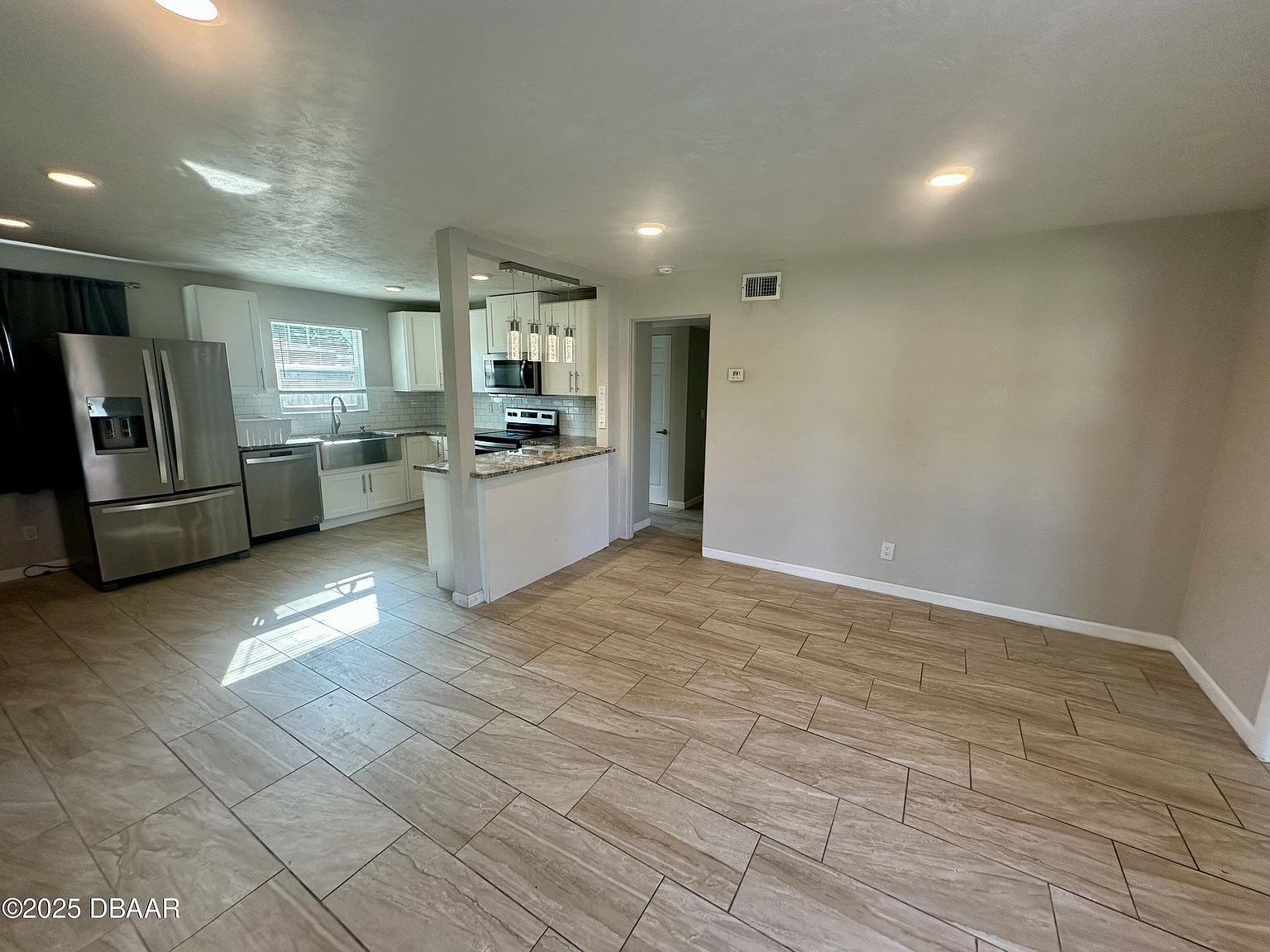 705 Largo Way South Daytona, FL 32119 - Thumbnail 3