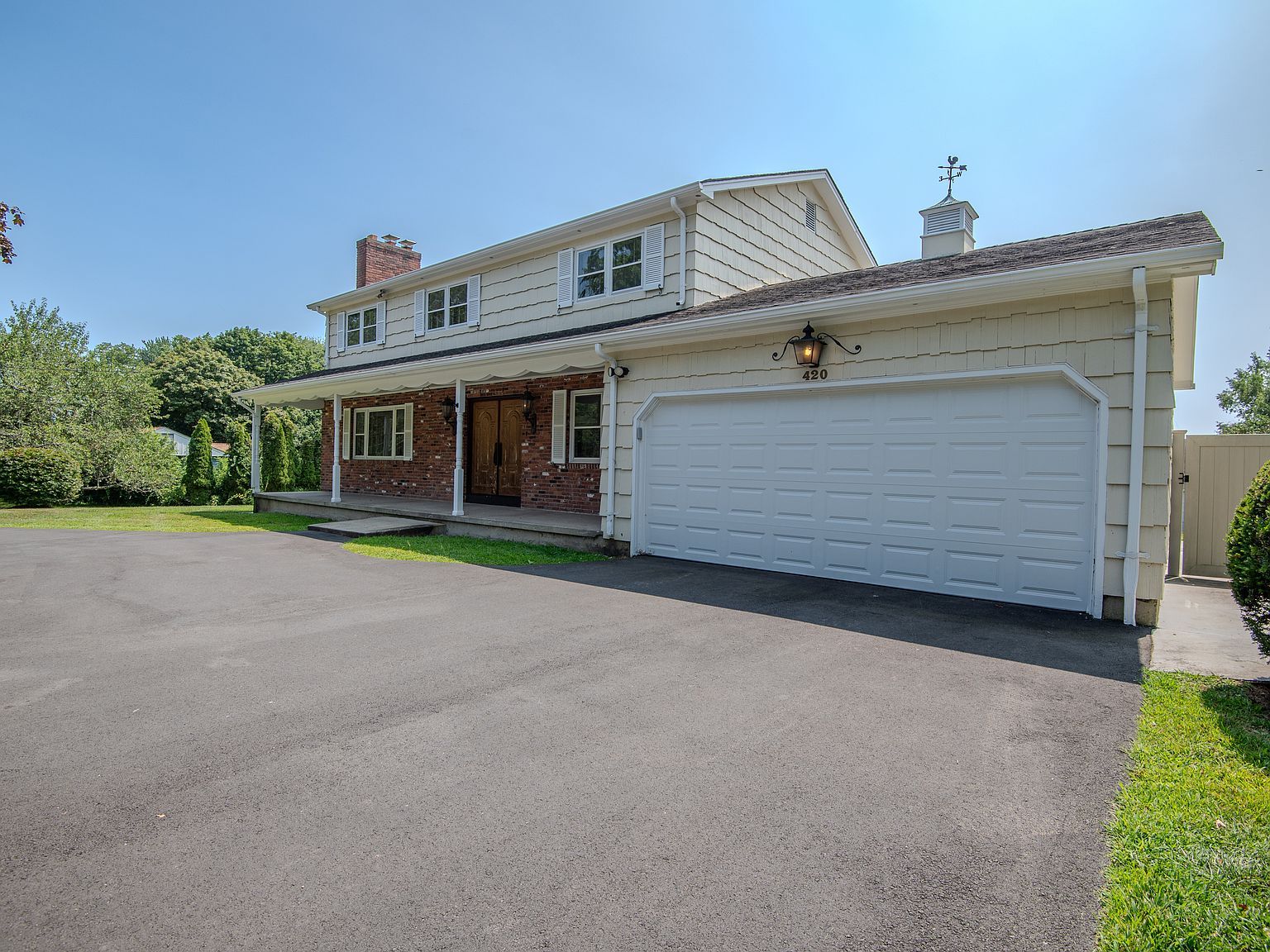 420 Narrow Ln Orange, CT 06477 - Thumbnail 3