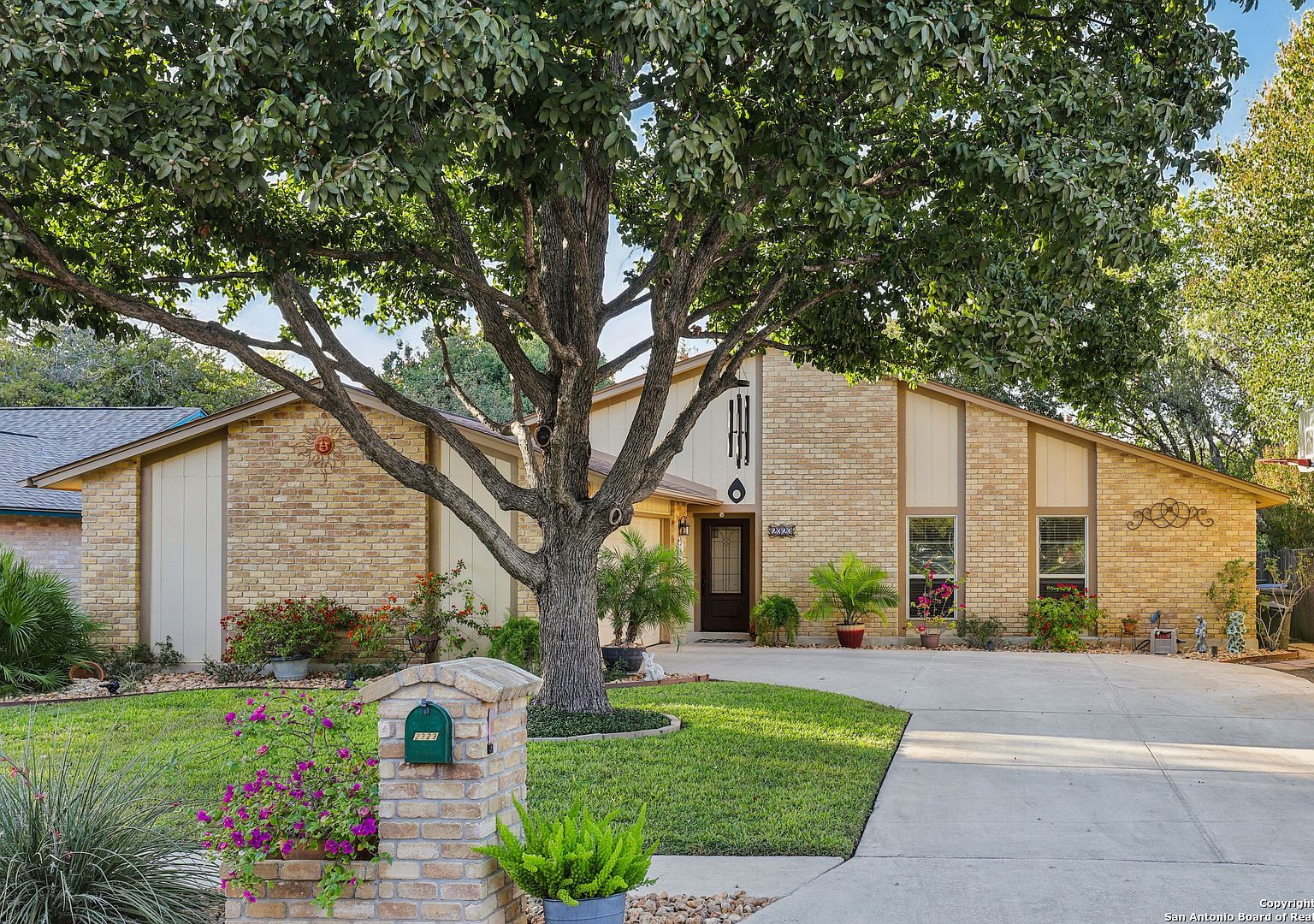 2323 Wilderness Hl San Antonio, TX 78231 - Thumbnail 3