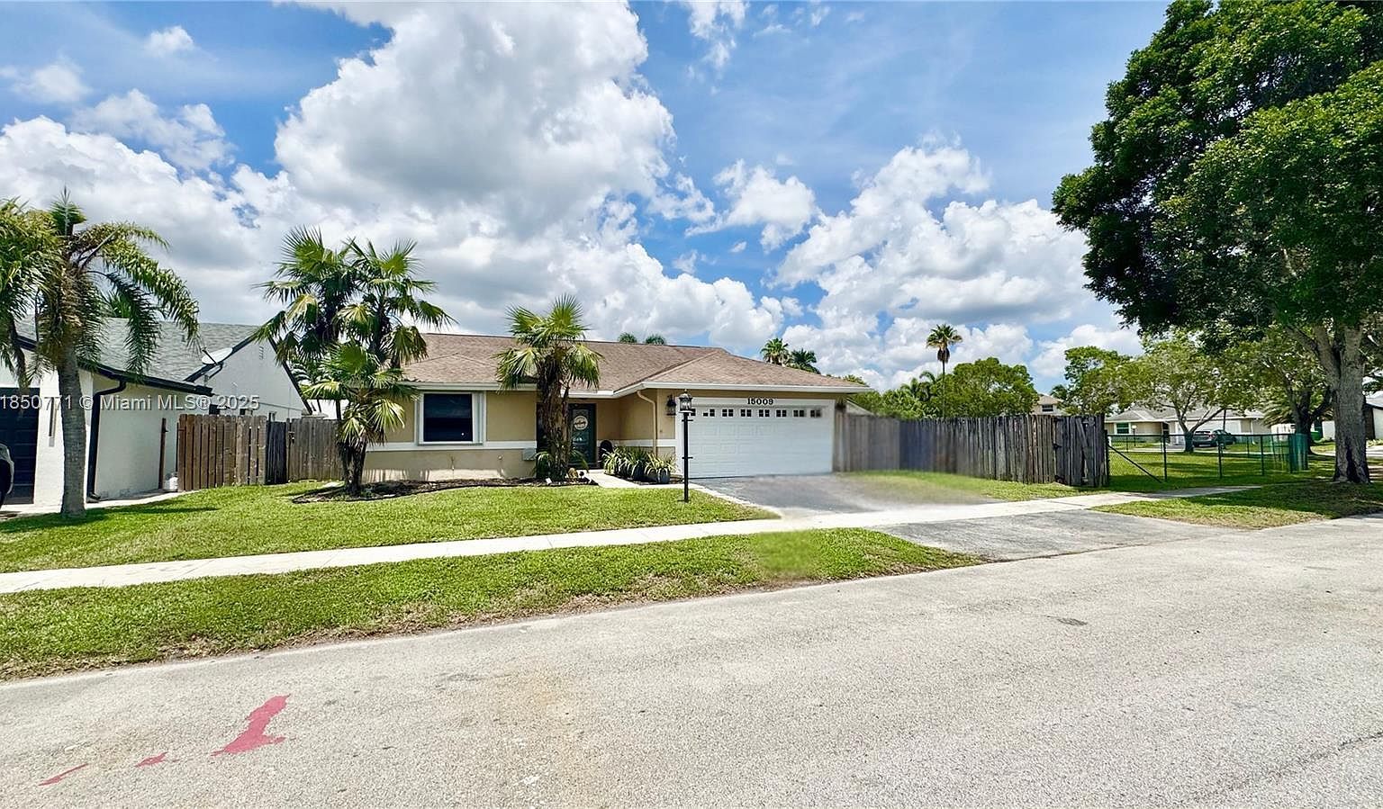 15009 SW 13th Pl Sunrise, FL 33326 - Thumbnail 3