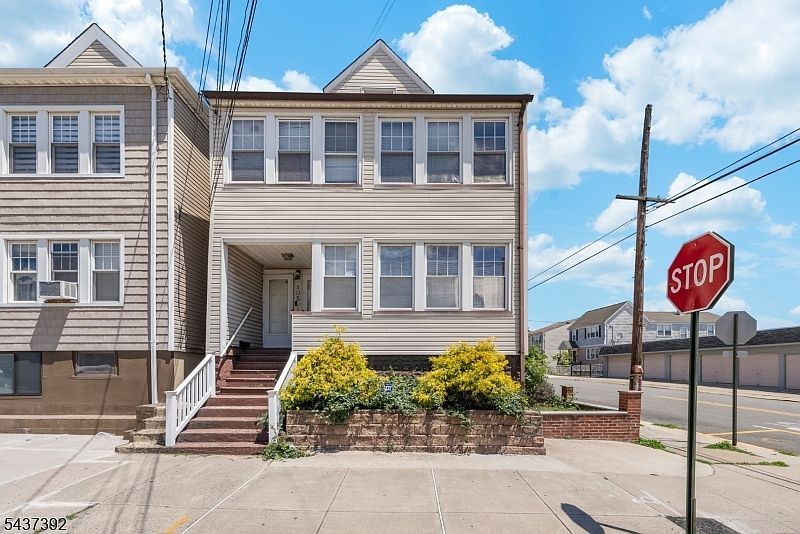 105 Bergen Ave Kearny, NJ 07032 - Thumbnail 3
