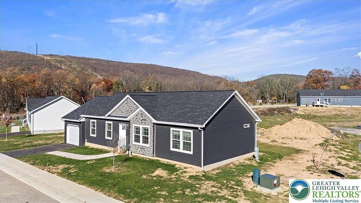 1410 Heytesbury Rd Lehigh Township, PA 18088 - Thumbnail 3