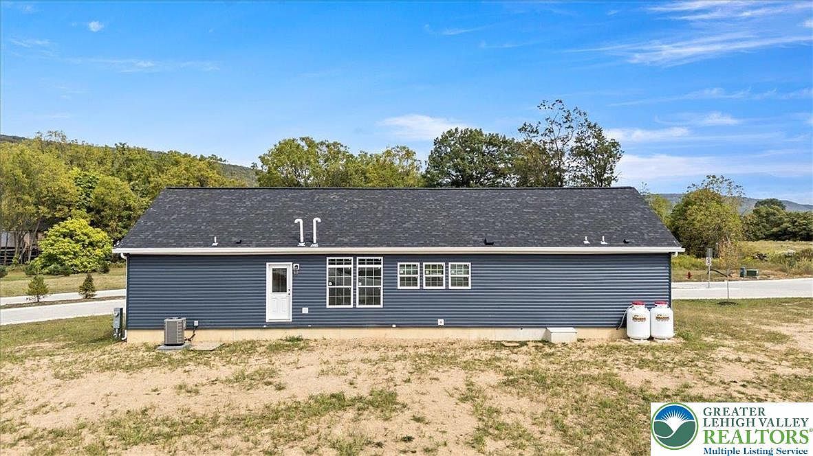 3983 Hastings Rd Lehigh Township, PA 18088 - Thumbnail 3