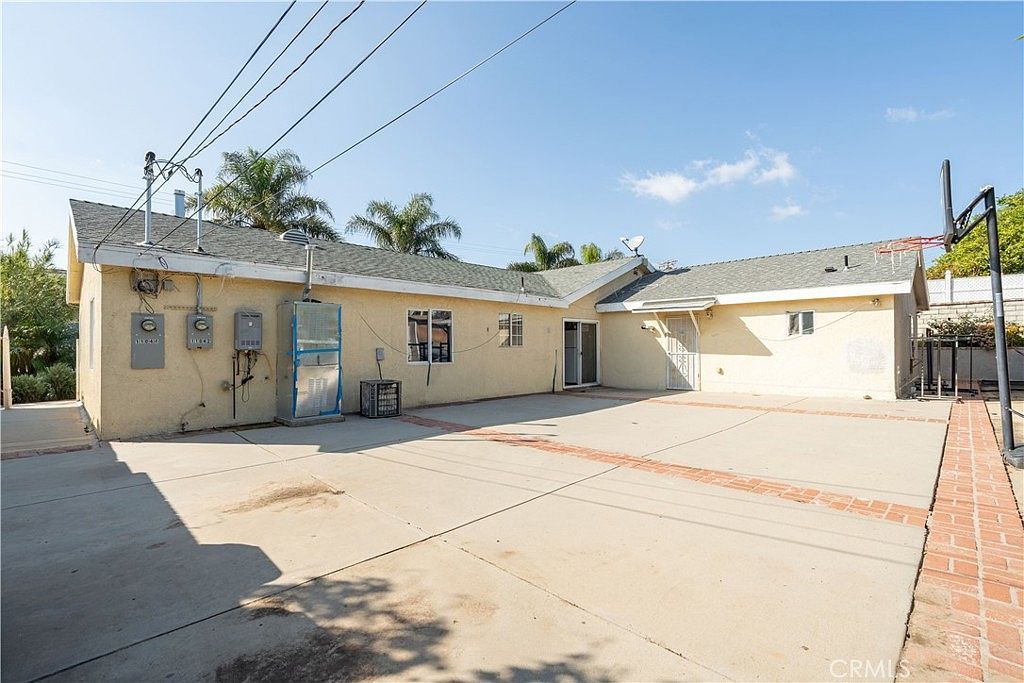 11044 Borden Ave Pacoima, CA 91331 - Thumbnail 3