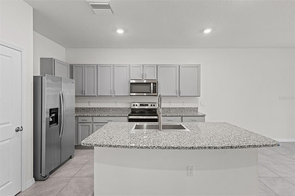 2926 Suncoast Plains Dr Odessa, FL 33556 - Thumbnail 3