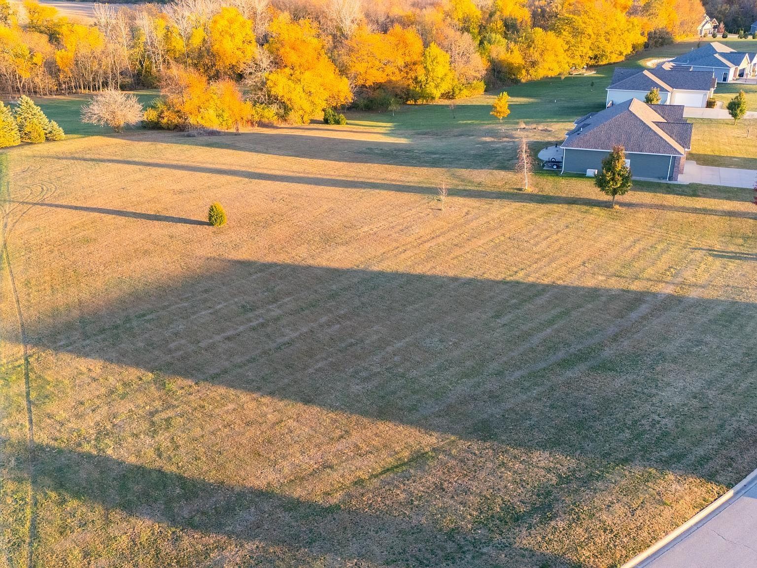 116 Lost Creek Ct Pekin, IL 61554 - Thumbnail 3