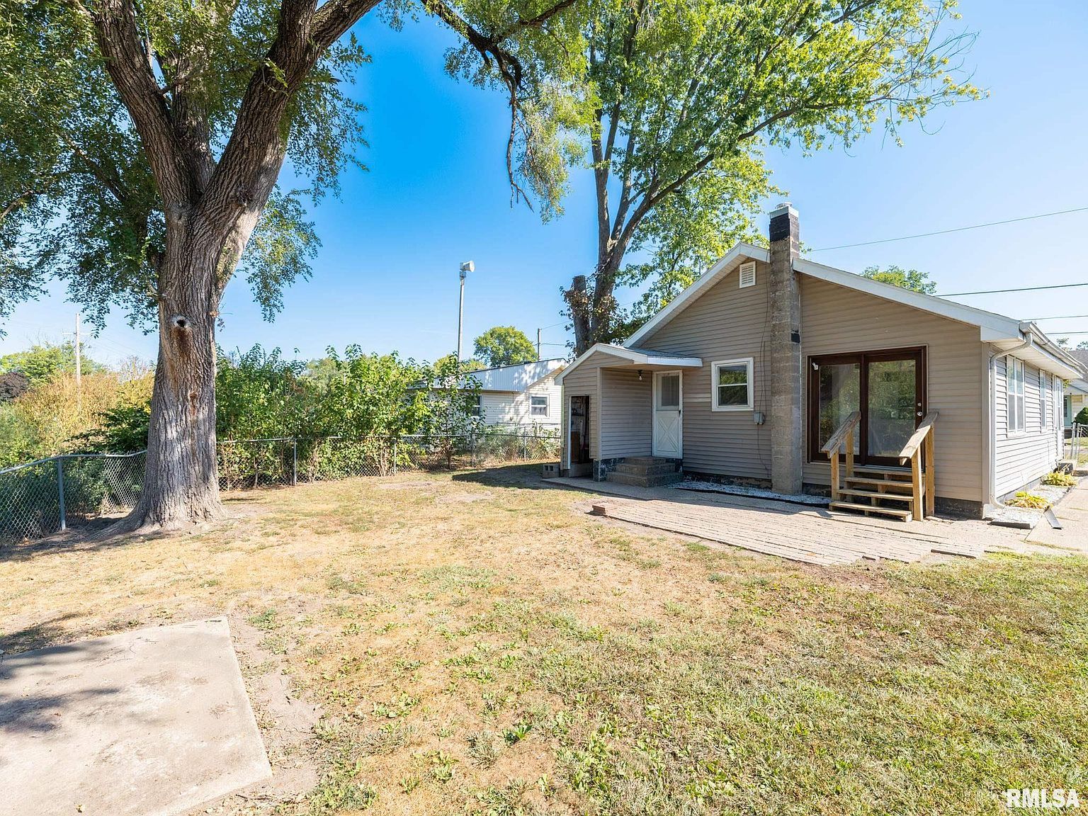 1017 S 12th St Pekin, IL 61554 - Thumbnail 3