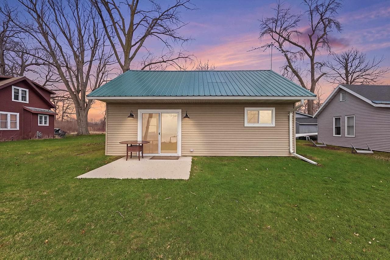 N2013 Elmwood Bch Chilton, WI 53014 - Thumbnail 3