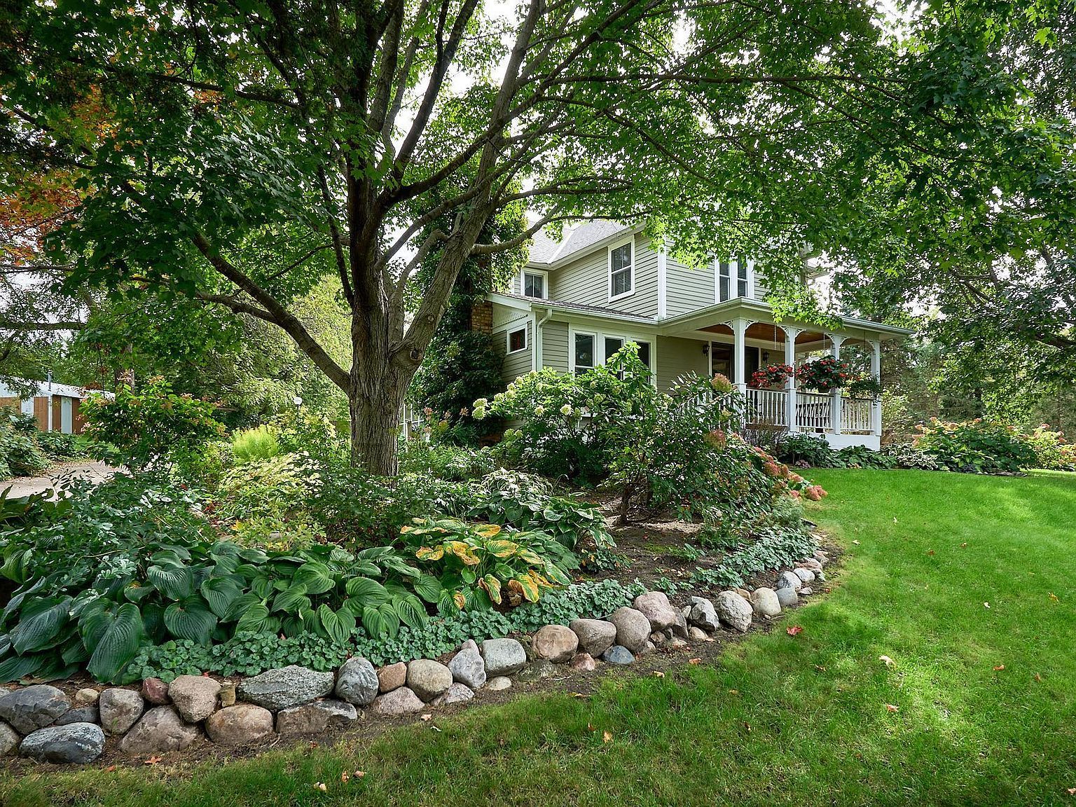 27055 Smithtown Rd Shorewood, MN 55331 - Thumbnail 3