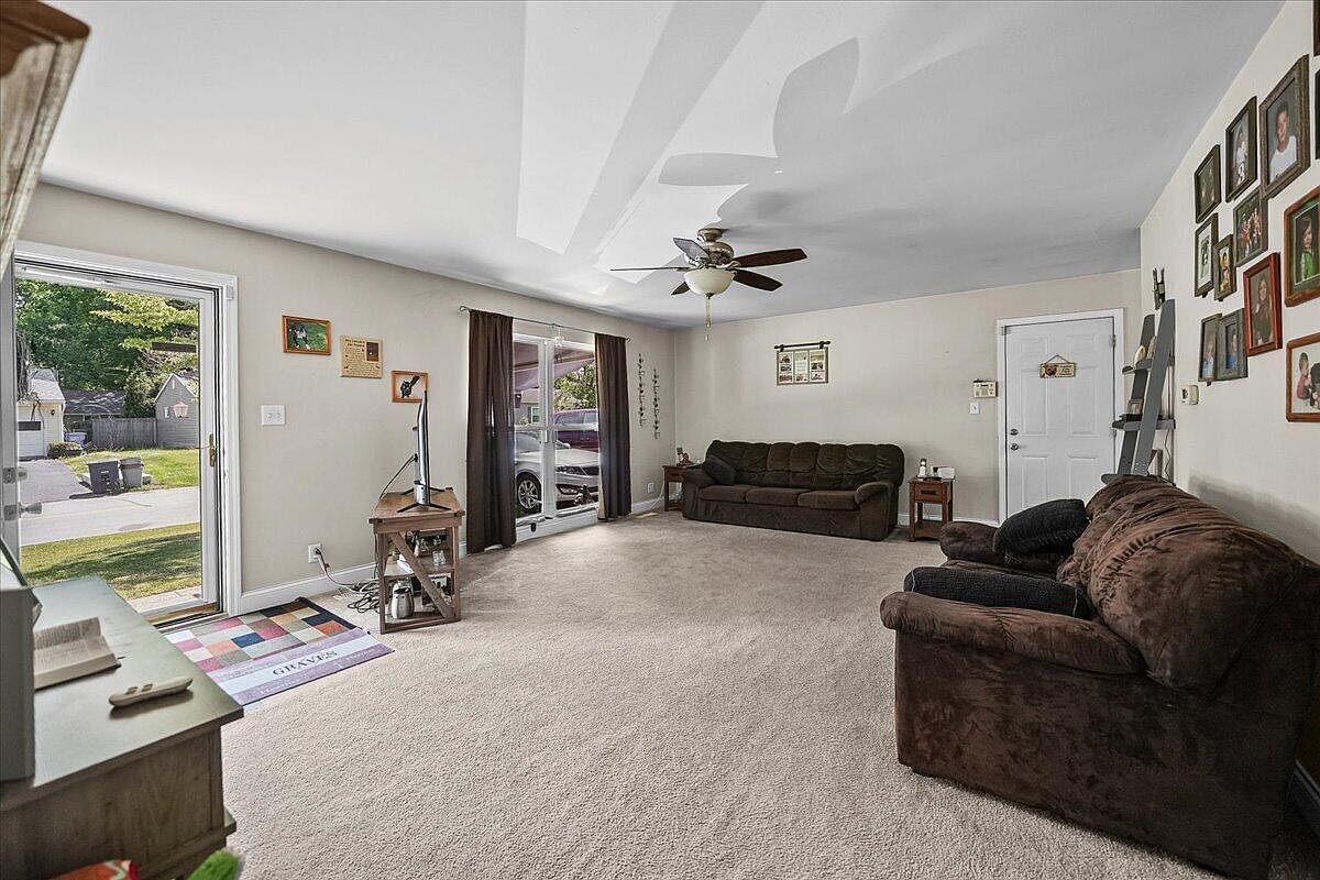 337 Southwood Dr Michigan City, IN 46360 - Thumbnail 3