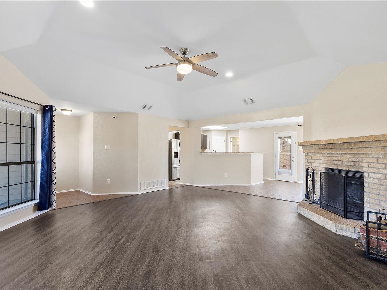 828 Arbor Downs Dr Plano, TX 75023 - Thumbnail 3