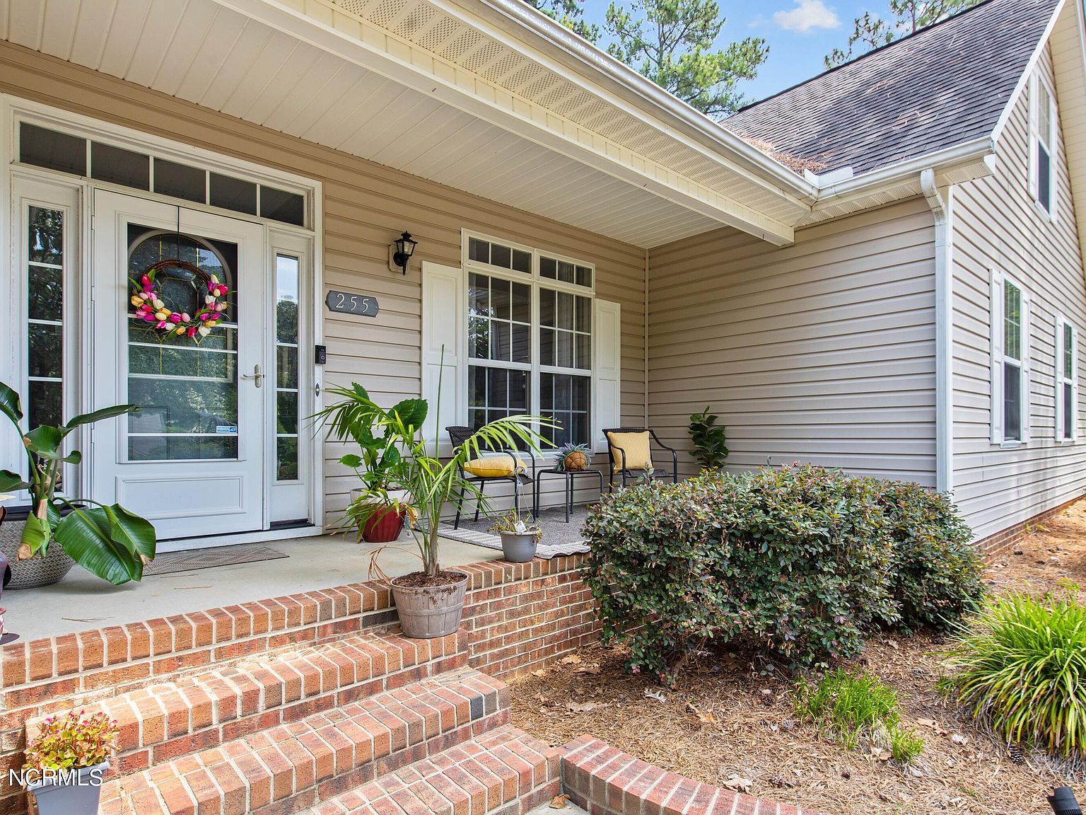 255 W Hedgelawn Way Southern Pines, NC 28387 - Thumbnail 3