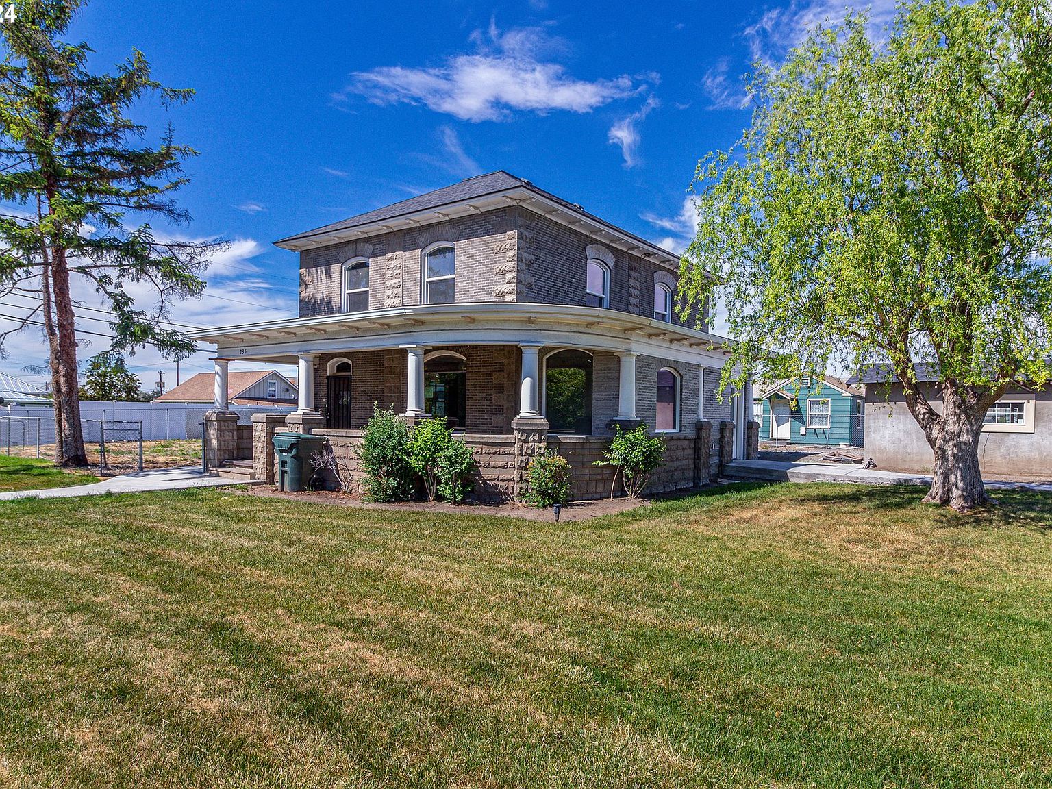 235 NE 3rd St Hermiston, OR 97838 - Thumbnail 3