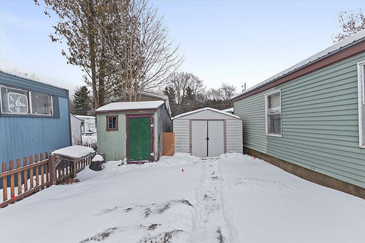 63 Kapica Ln Milton, VT 05468 - Thumbnail 3