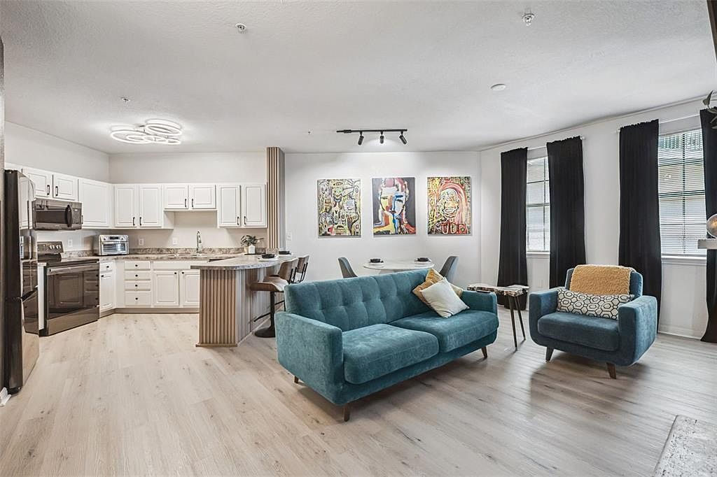 911 N Orange Ave APT 548 Orlando, FL 32801 - Thumbnail 3