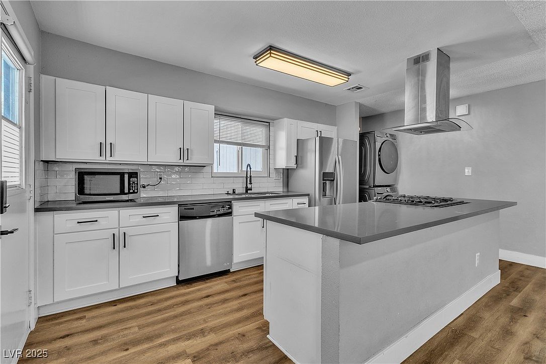 1700 Ferrell St Las Vegas, NV 89106 - Thumbnail 3