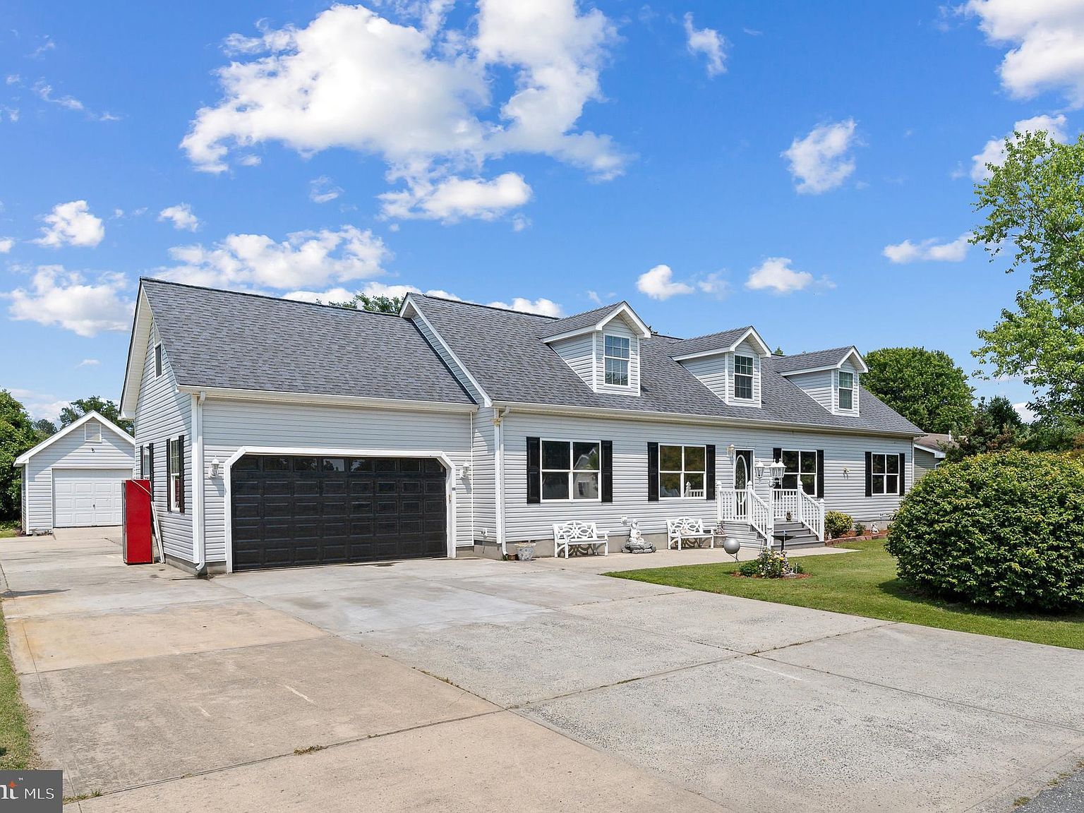 406 Serrill Ave Ocean View, DE 19970 - Thumbnail 3