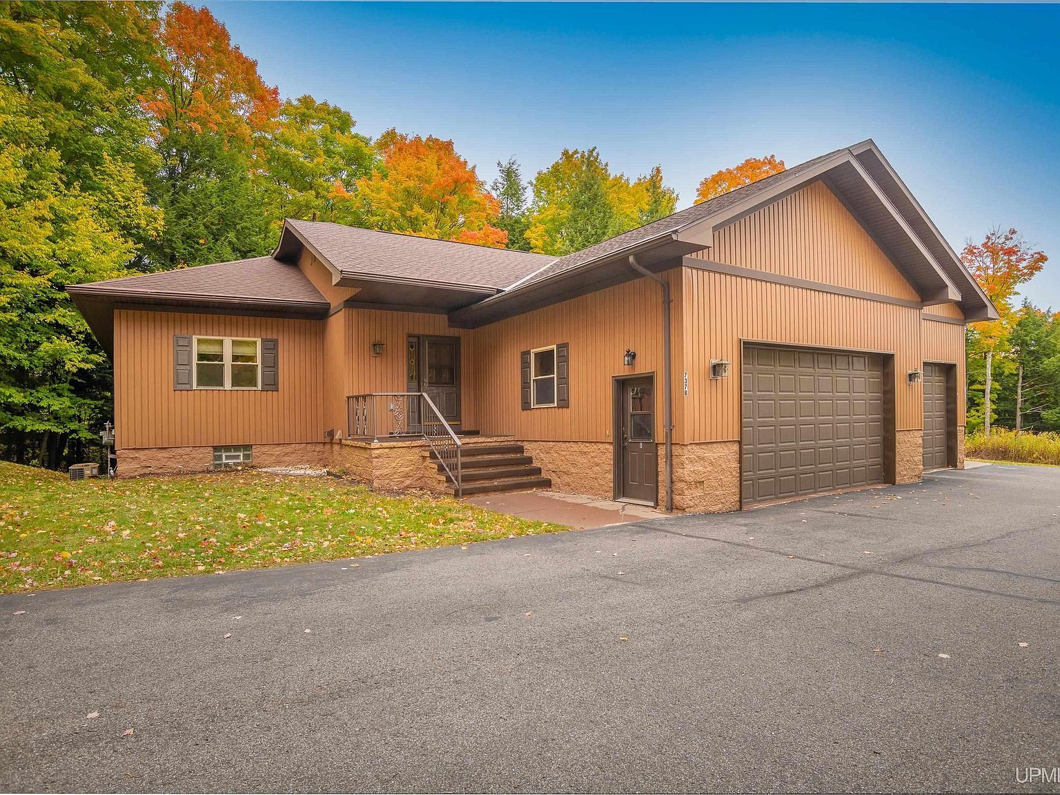 737 Grove St Marquette, MI 49855 - Thumbnail 3