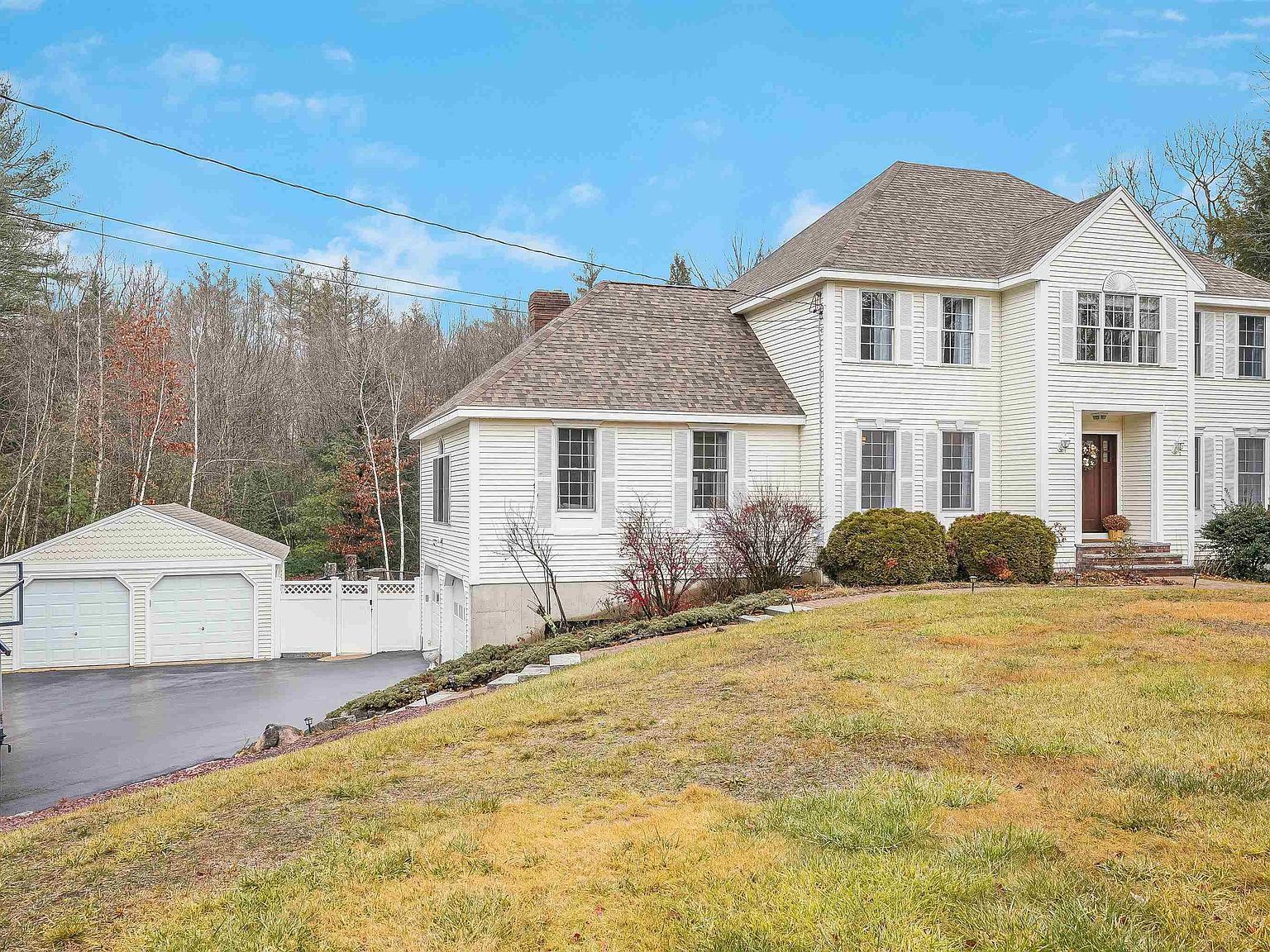 322 Meadow Fox Ln Chester, NH 03036 - Thumbnail 3