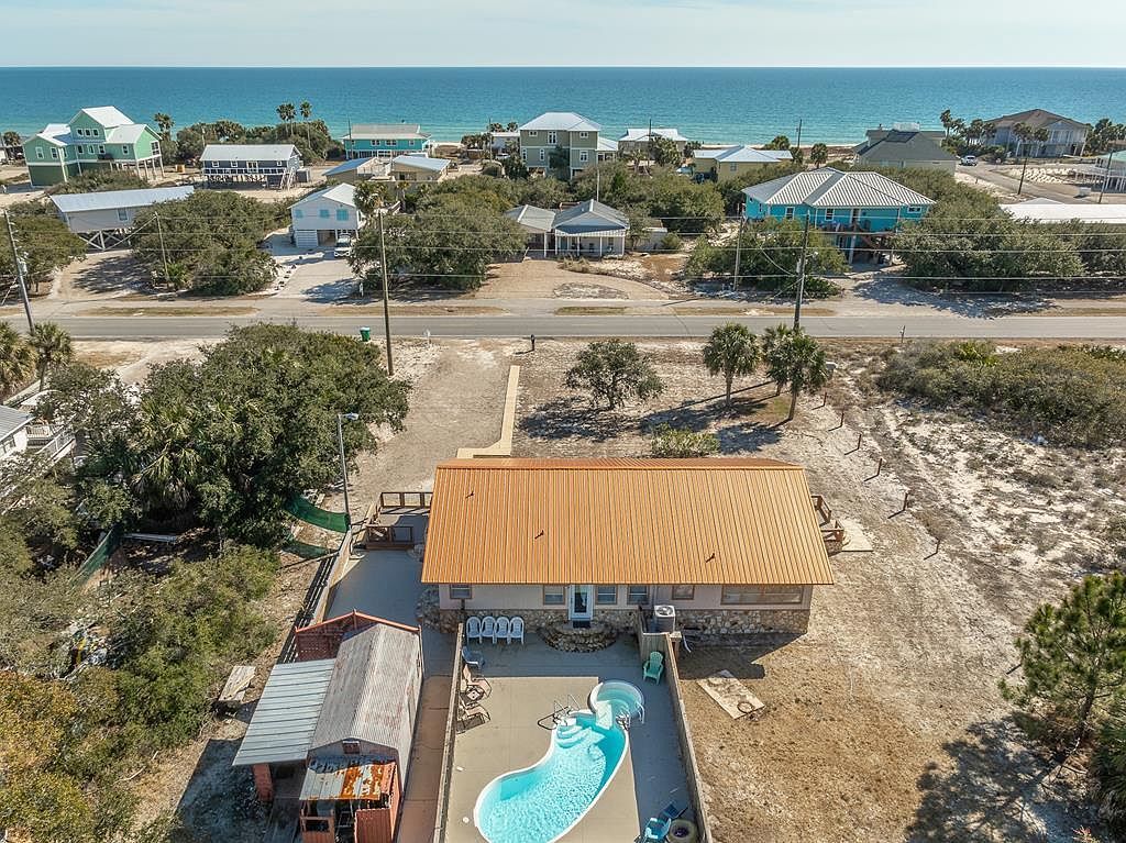 965 W Gulf Beach Dr Eastpoint, FL 32328 - Thumbnail 3