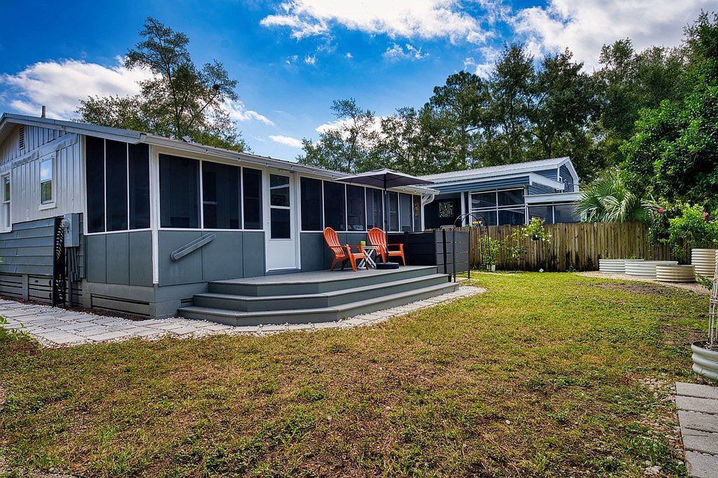 168 21st Ave Apalachicola, FL 32320 - Thumbnail 3