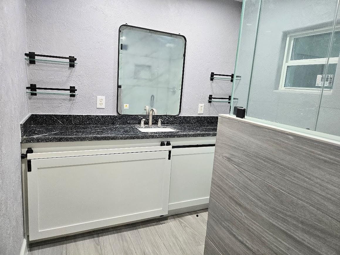 1103 W Camp Cir La Marque, TX 77568 - Thumbnail 3