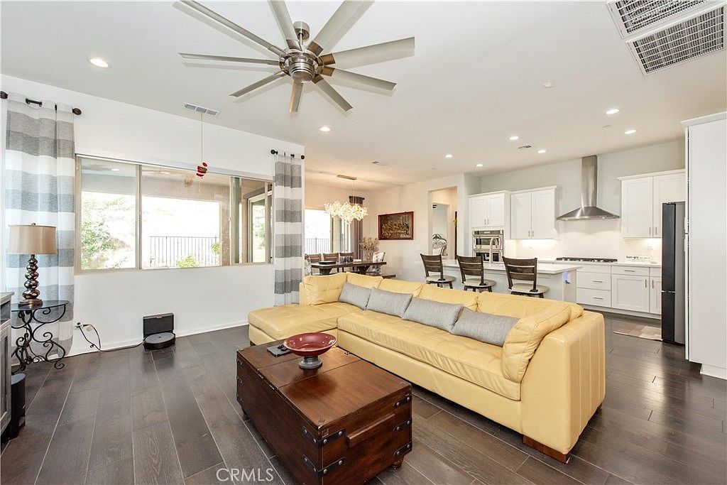 11828 Wandering Way Corona, CA 92883 - Thumbnail 3