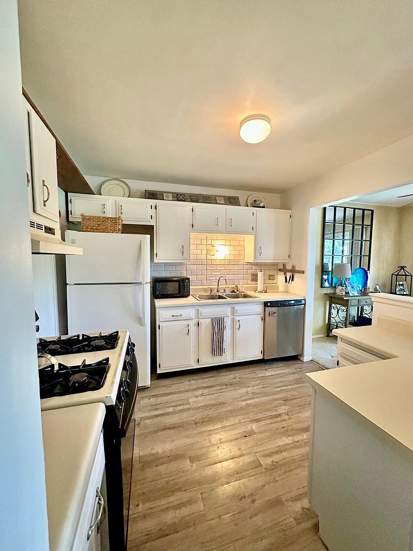 22 Waterbury Ln UNIT N1 Schaumburg, IL 60193 - Thumbnail 3