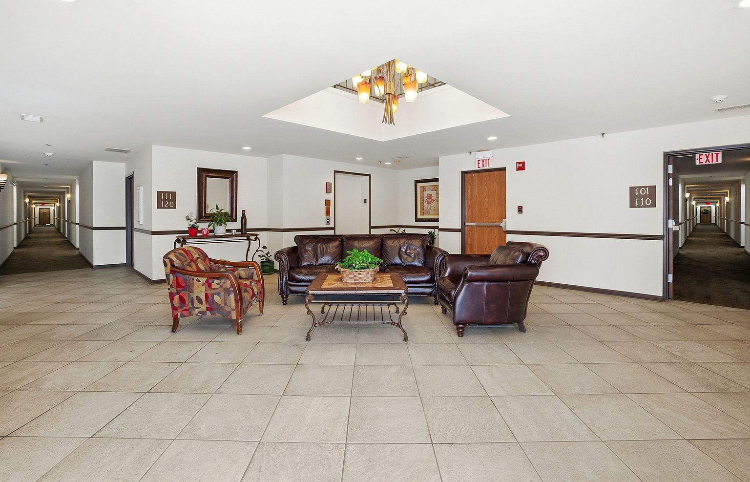 815 Leicester Rd #109 Elk Grove Village, IL 60007 - Thumbnail 3