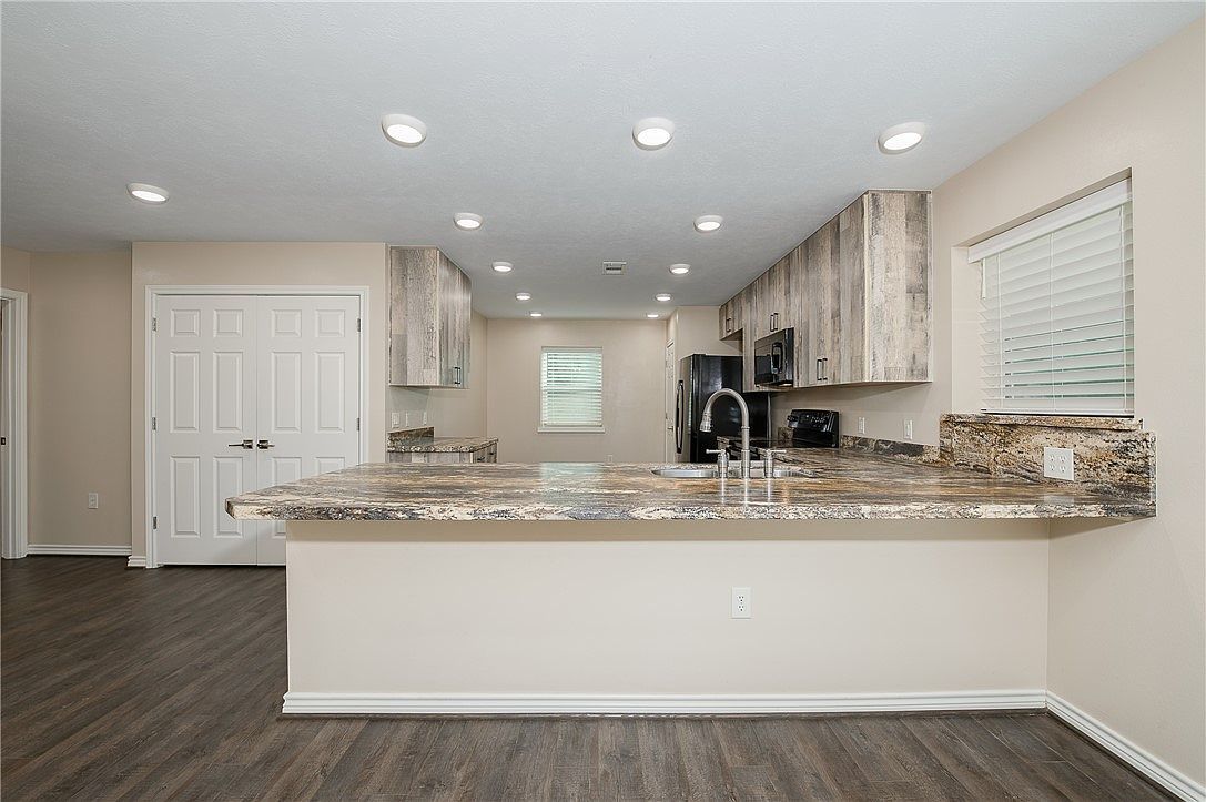 11428 Debbie Ln Iola, TX 77861 - Thumbnail 3