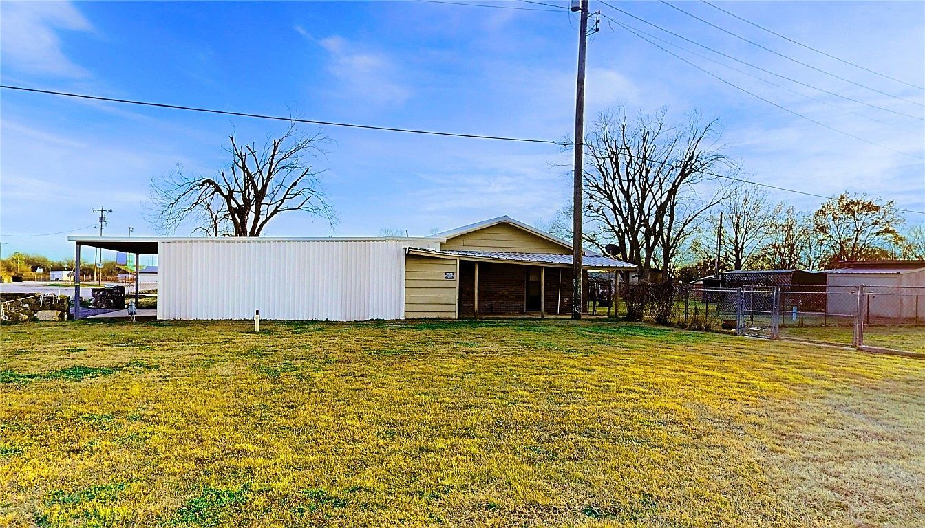 411 S A St Davis, OK 73030 - Thumbnail 3