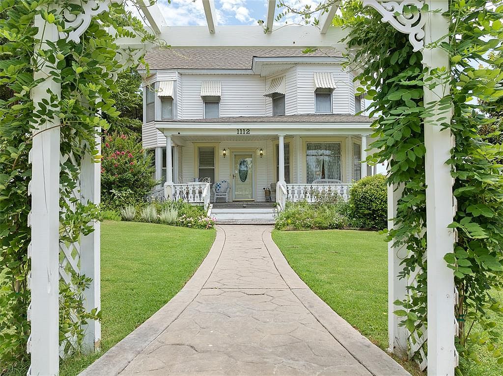 1112 E 2nd St Sulphur, OK 73086 - Thumbnail 3