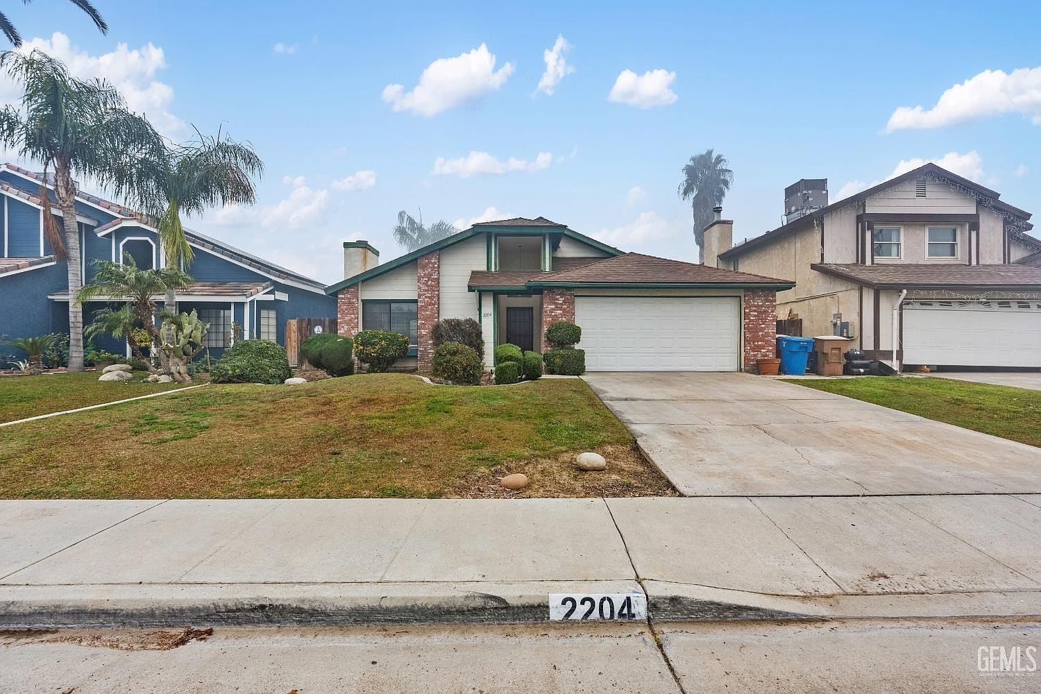 2204 Kelso Peak Ave Bakersfield, CA 93304 - Thumbnail 3