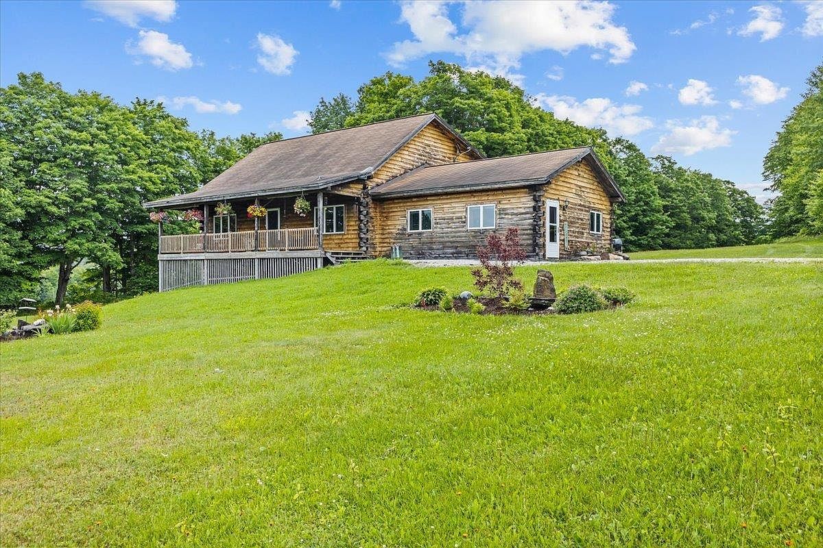 267 Thistle Hill Rd Cabot, VT 05647 - Thumbnail 3