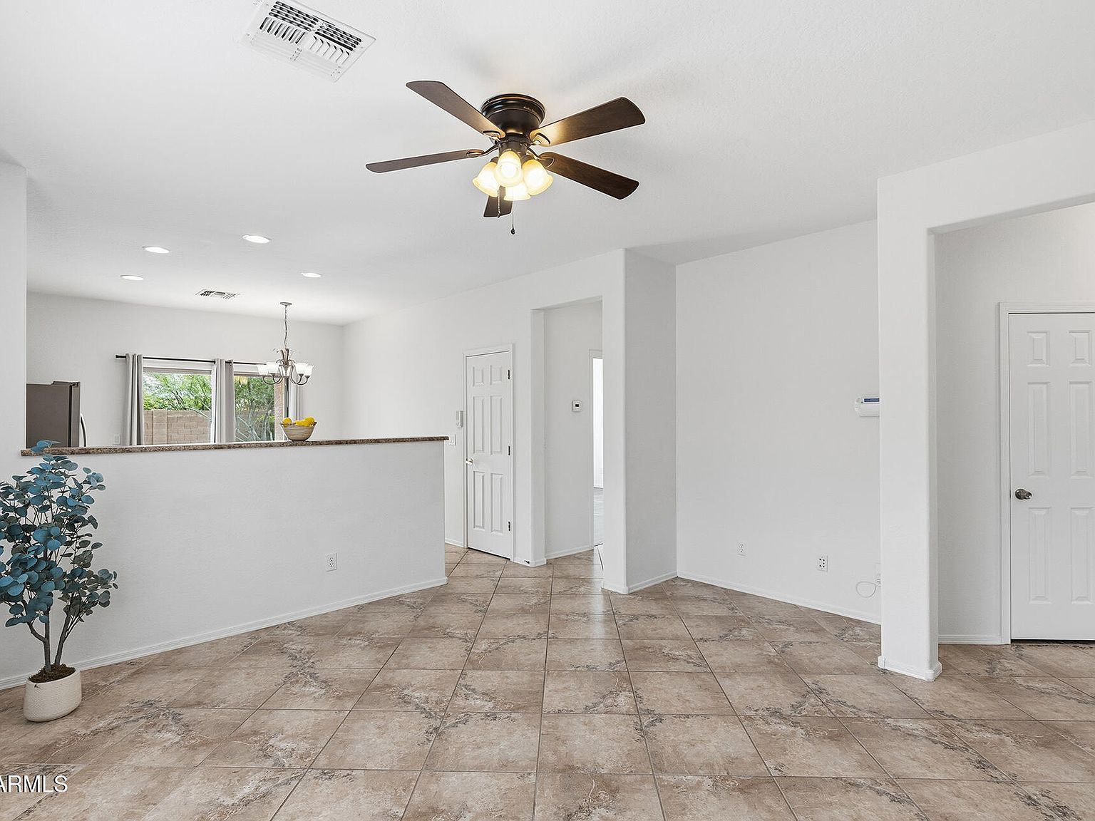 39531 N White Tail Ln Phoenix, AZ 85086 - Thumbnail 3