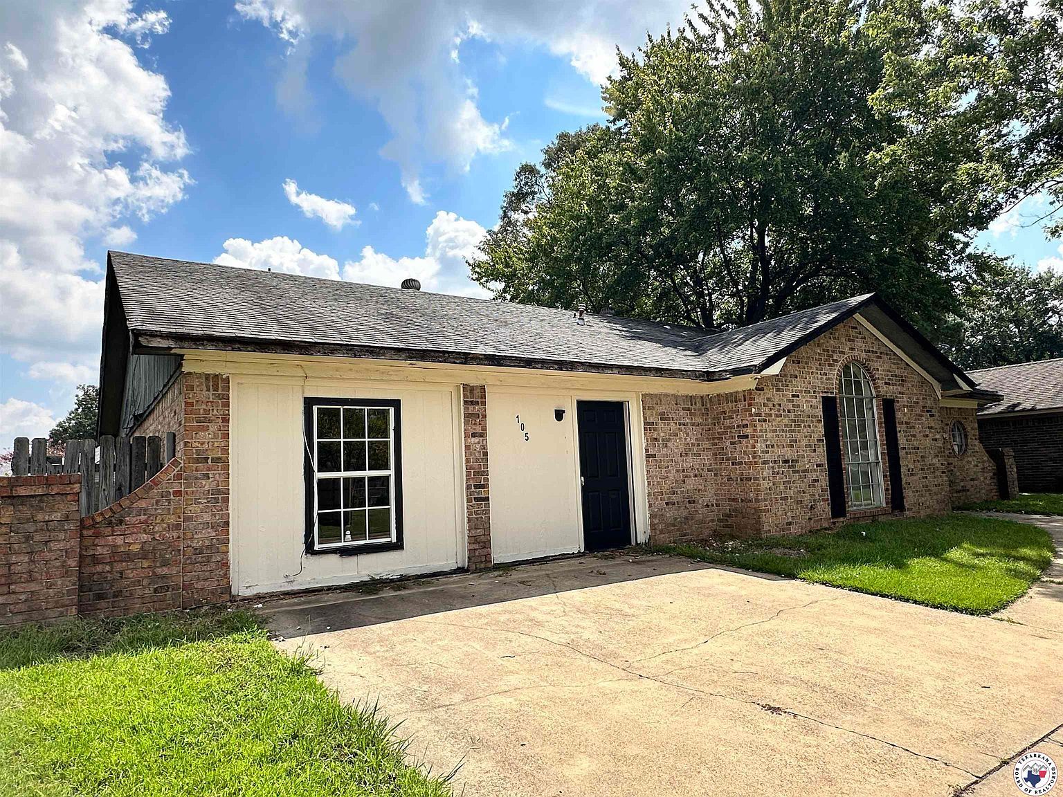 105 Eastline Rd Wake Village, TX 75501 - Thumbnail 3